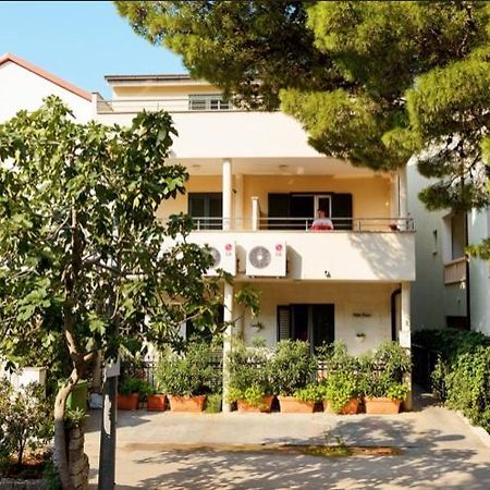 Vila Doris Baška Voda Exterior foto